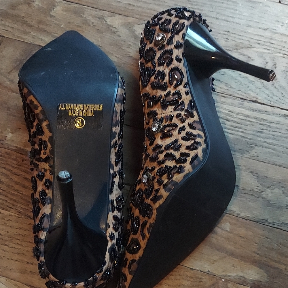 4 For $12 Paprika Brown and Black Heels Sleek Sophisticated Pumps - Picture 8 of 13